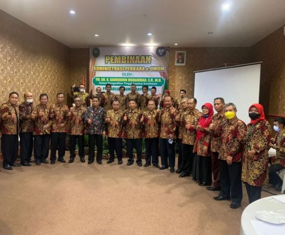 Pembinaan Administrasi Perkara dan Umum oleh Bapak KPTA Jatim YM. DR. H. BAHRUDDIN MUHAMMAD, SH MH